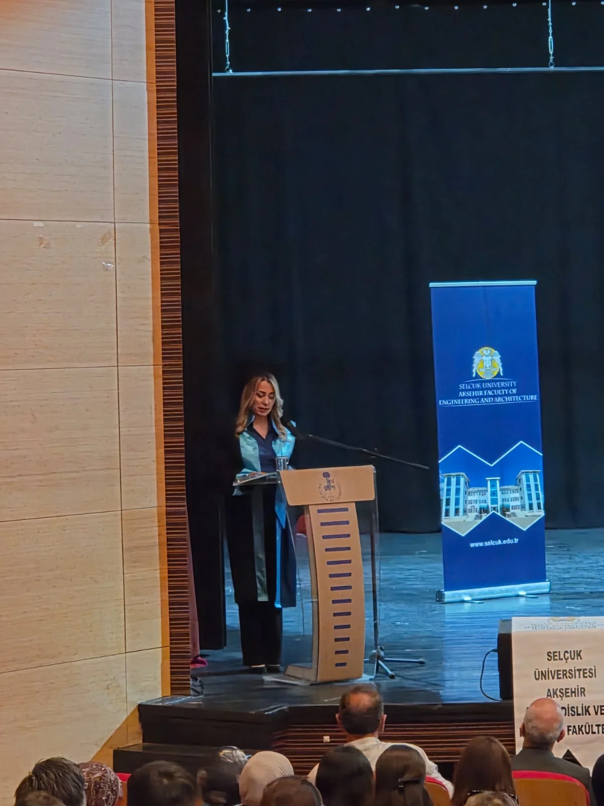 Akşehir Mühendislik ve Mimarlık Fakültesi’nde Mezuniyet Coşkusu